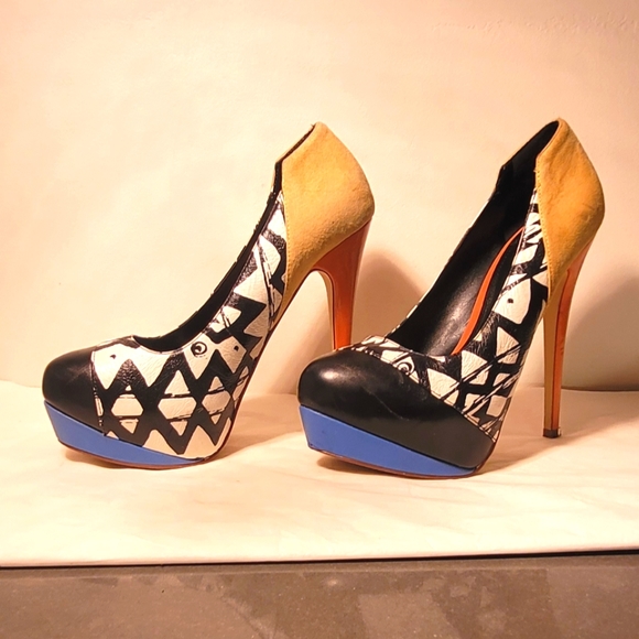 Colorful artistic Aldo statement pumps - Picture 2 of 7